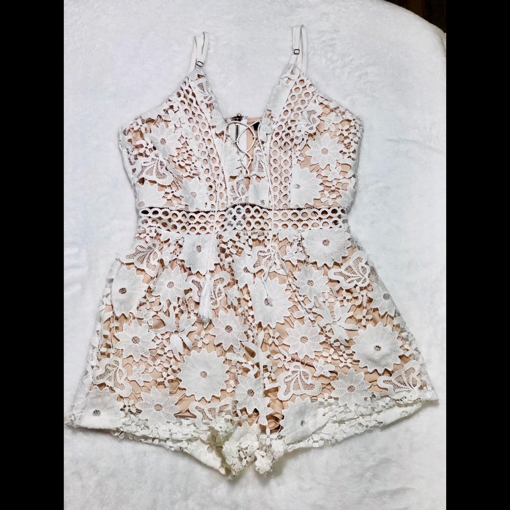 White lace romper size L
